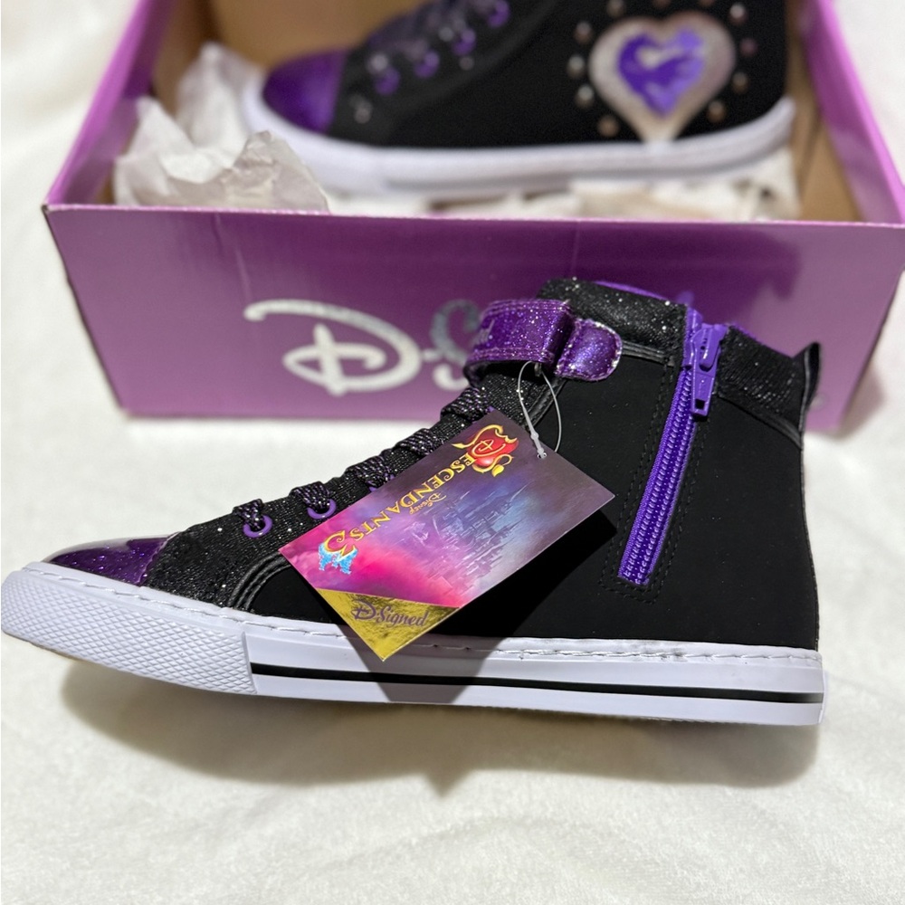 Brand New Disney Descendants Black and Purple Kids Sneakers Size 3 - Picture 4 of 4